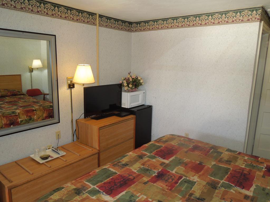 Red Lion Motel Southampton Екстериор снимка