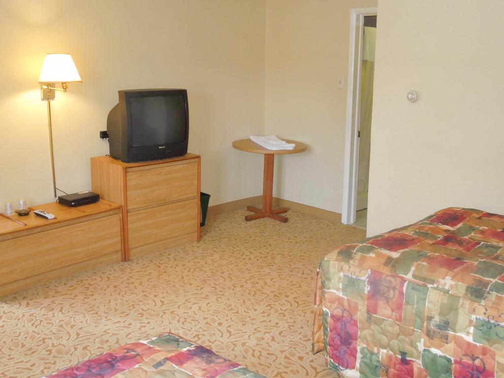 Red Lion Motel Southampton Екстериор снимка
